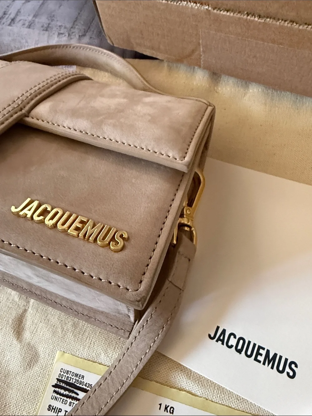 Jacquemus taupe Le Bambino Long beige suede shoulder bag with gold hardware - Picture 11 of 13
